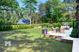 Photo 7- click for photo gallery